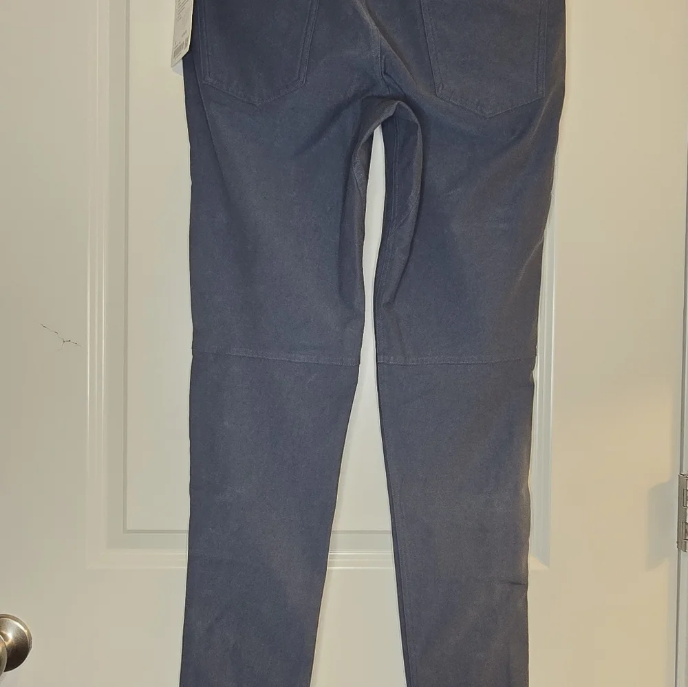 Lululemon ABC - Picture 8 of 8
